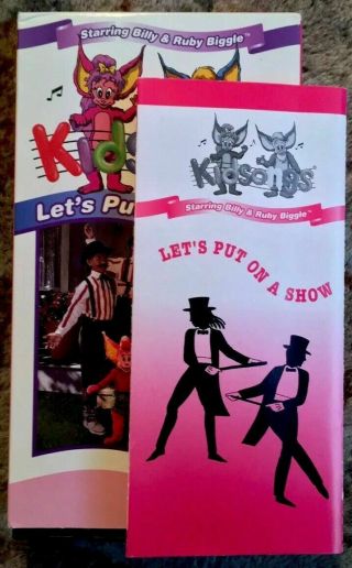 “Kidsongs - Let’s Put On A Show” VHS With Booklet Warner Bros Biggles Rare 3