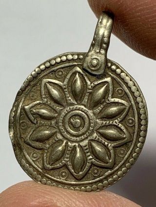 Very Rare Fantastic Design Viking Silver Pendant Circa 900 - 1000 Ad 1.  9gr 29mm