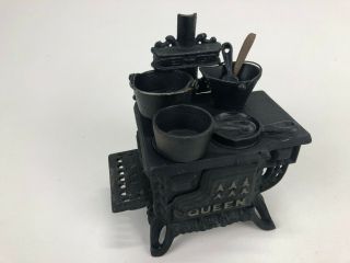 Vtg Antique " Queen " Cast Iron 6 " Miniature Salesman Sampler Stove W/accessories