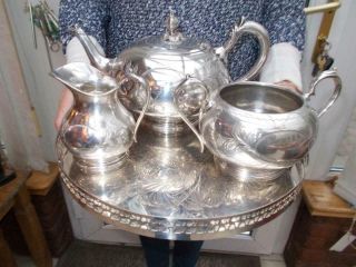Late Victorian Silver Plated 3 Piece Teaset Teapot Sugar Bowl Creamer