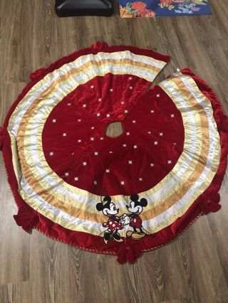 Disney Park Exclusive Rare Mickey And Minnie Christmas Tree Skirt
