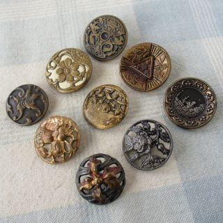 Assortment Of 9 Antique Metal Buttons (7/8 To 1 1/16 ")