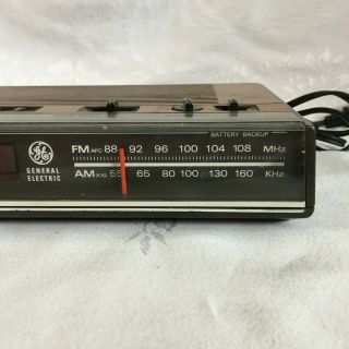 Vintage General Electric Digital Radio Alarm Clock Model 7 - 4624B 3