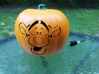 Disney Winnie The Pooh Tigger Halloween Lighted Pumpkin Jack O Lantern Rare