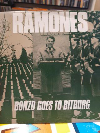 Ramones - Bonzo Goes To Bitburg.  Rare Uk 7 " Beggars Banquet Nm