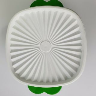 Tupperware Servalier Green 6 1/2 Cup Bowl White One Touch Seal Vintage Rare