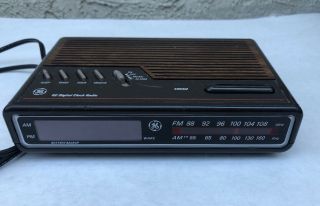 Vintage Ge 7 - 4612a Am/fm Alarm Clock Digital Radio - Perfectly