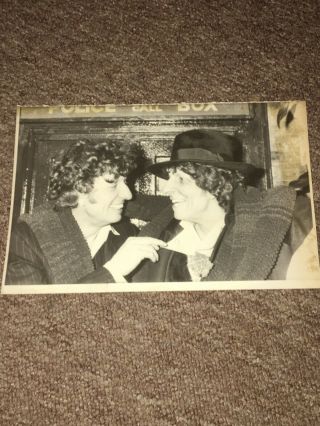 Tom Baker At Madame Tussaud’s With His Waxworks Rare Press Photo.  Dr Who,  Doctor