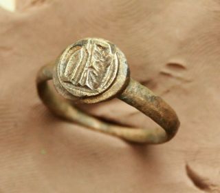 Ancient Roman Bronze Intaglio Ring Seal Size Din = 22mm Warrior Spear Shield 4gr
