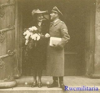 Rare German Elite Waffen Officer In Tender Moment W/ His Bride (1)