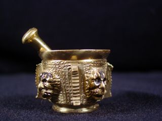 Small Antique Brass Pestle And Mortar With Lions Heads - Pharmacy / Apothecary