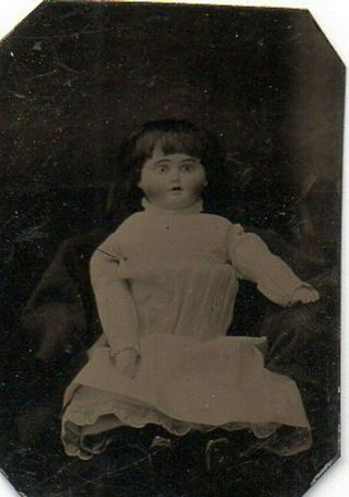 63391.  Rare Circa 1870s Mini Tintype Photo Of Girl 