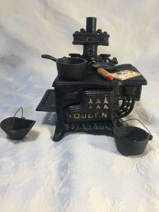 Queen Cast Iron 6.  5 " Toy Stove - Comes With Everything Seen In The Pictures