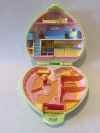 Polly Pocket Vintage Bluebird 1989 Pony Club Horse Stable House Compact Doll