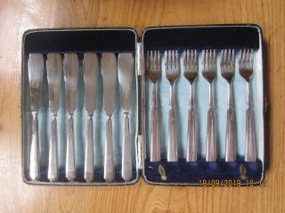 Set Of 6 Vintage Walker & Hall Silver Plate Art Deco Fish Knives And Forks Set
