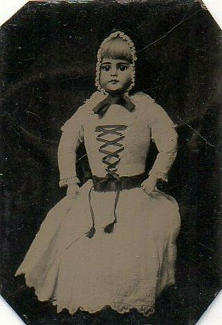 63392.  Rare Circa 1870s Mini Tintype Photo Of Girl 