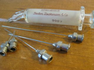 Rare Intravenous Glass Syringe Curved Tip - Vintage 1930s & 5 Needles (b - D Yale)