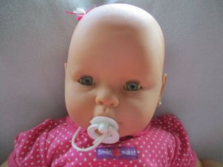 B B Vintage 24” Baby Doll made in Spain with blinking eyes 2