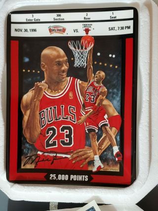 Rare Michael Jordan 25,  000 Points Game Plate W/