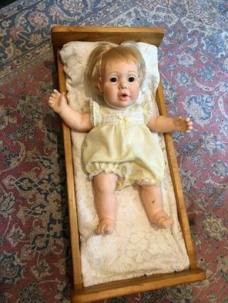 RARE Vintage PLAYSKOOL Solid Wood Doll Bed EUC 13 x 28 inches (P) 2
