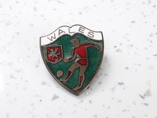 Wales Vintage International Football Rare Metal Badge