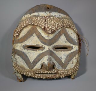 Fine Rare Vintage Papua Guinea Png Tribal Mask Painted Wood & Shell