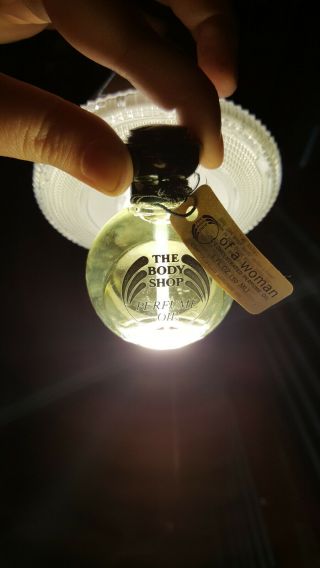 Vintage Authentic The Body Shop Perfume Oil - " Of A Woman " 30 Ml 1 Fl Oz Rare