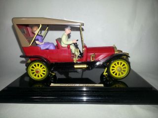 Revell Gowland & Gowland 1910 Pierce Arrow Factory Built Store Display