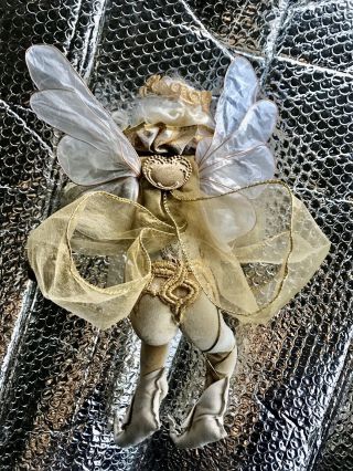 Lynn West Santa /elf 35 - 100 ‘06 Gold Rare - Fairy