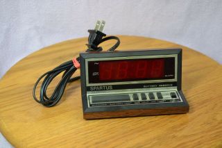 Vintage Spartus Model 1140 Electric Alarm Clock Red Lcd Battery Backup