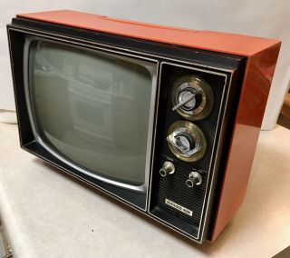 Vintage 1970s Philco Ford Portable B/w Tv.  Rare Model B416ftg.