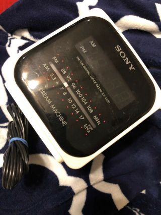 Sony Dream Machine Alarm Clock Am/fm Radio Icf - C120 White