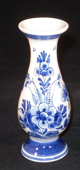 Vintage 4 1/2 " Vase,  Blue Floral On White Maker 