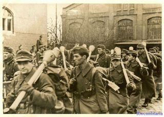 Press Photo: Rare Conscripted Wehrmacht Battalion W/ Panzerfausts On Move; 1945