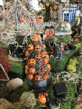 Very Rare/Retired Lemax Spooky Town Lighted Pumpkin Tree 34624 Halloween 2