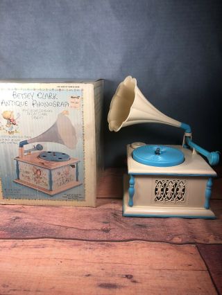 Ljn Toys Betsey Clark Antique Phonograph Record Player (c)