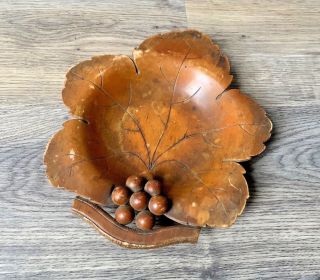 Vintage Wooden Leaf Design Fruit Bowl - Handmade Carved Wood - Grapes - Home