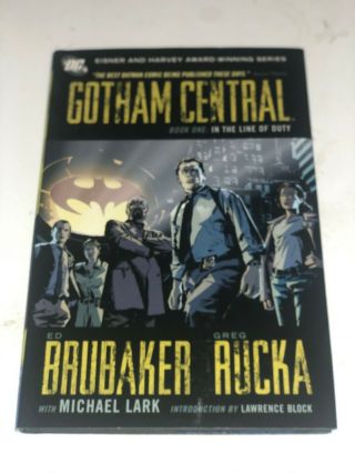 Gotham Central: Book 1 - In The Line Of Duty By Greg Rucka (hardcover) Rare,  Oop