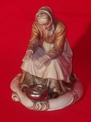 Antonio Borsato Figurine,  Old Woman W/ Hands Over Cooking Pot,  Made In Italy