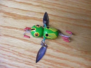 C Hines Heddon Style Crazy Crawler Wonder Bug in Green Leaf Flying Frog 2