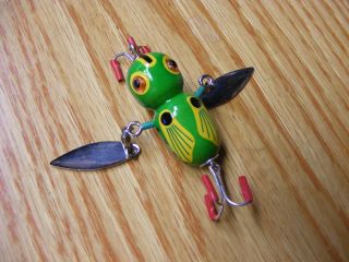 C Hines Heddon Style Crazy Crawler Wonder Bug in Green Leaf Flying Frog 3