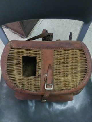 Antique Wicker Willow Fishing Creel Basket W/ front pocket & trim 2