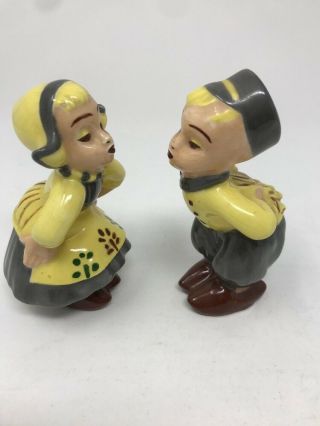 Vintage Kissing Dutch Boy & Girl 3d Figures Porcelain Ceramic Yellow And Gray