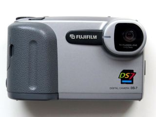 Rare Fujifilm Ds7 Digital Camera And Ac Adaptor