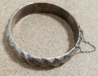 Vtg Sterling Silver Old/antique/retro Bangle/bracelet W/safety Chain - (25 Gr)