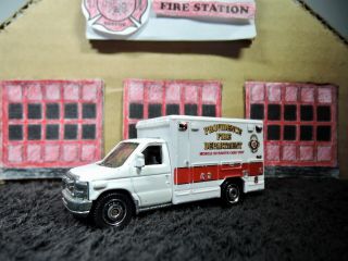 Matchbox 2009 Ford E - 350 Ambulance Red/white - Providence Fire Dept.  Unit 8 Rare