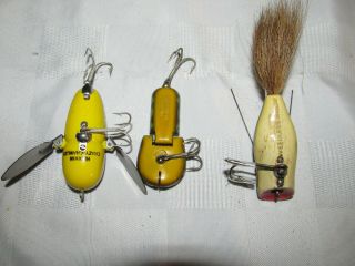 3 VINTAGE HEDDON LURES,  STINGAREE,  CRAZY CRAWLER,  AND WEEDLESS WIDOW,  IN FROG 2