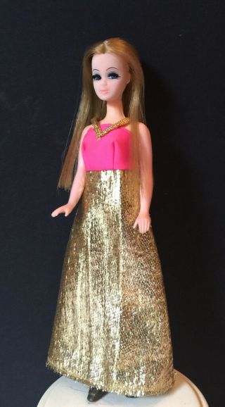 Vintage Topper Dawn Doll - Dress Shop Dawn With Hard Legs In Gold Gown