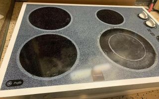 Ge Profile 30” Radiant Electric Glass Cooktop Jp3452t1ww Hot Surface Rare Model