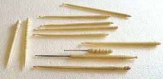 11 Old Bone And/or Ivory Colored Crochet Hooks